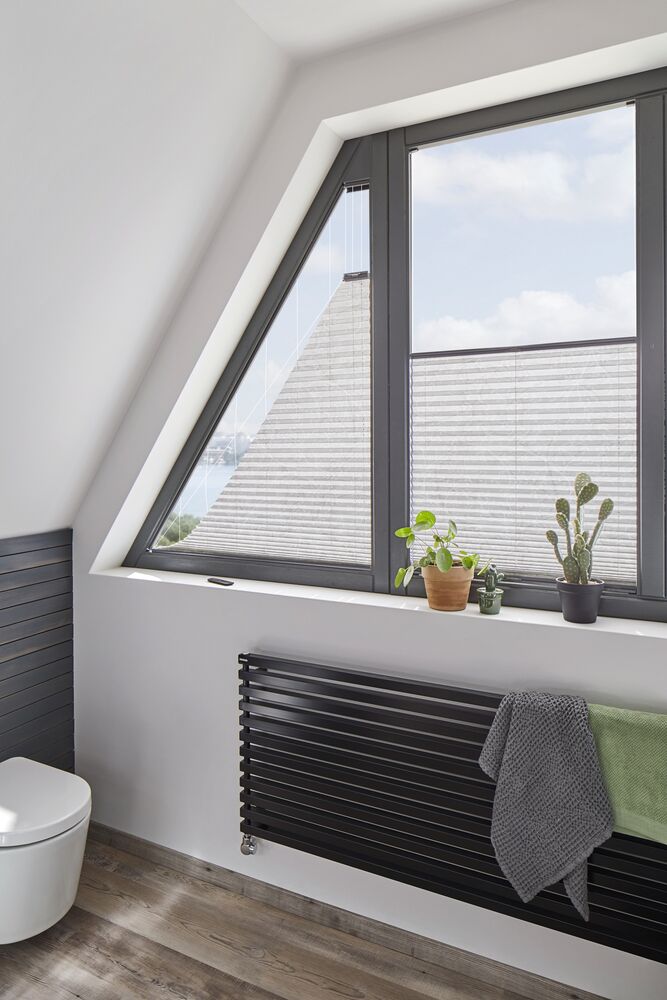 Plissee im Bad in Trapezform